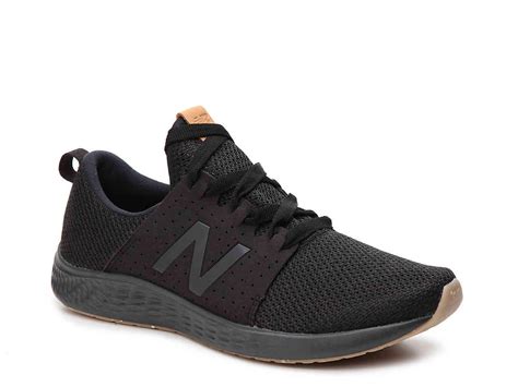 lightweight running shoes men's black.